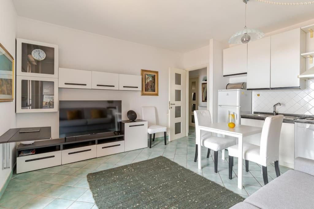 Thekeystudio, La Casa Del Mare Azzurro With Seaview ヴェンティミーリア エクステリア 写真
