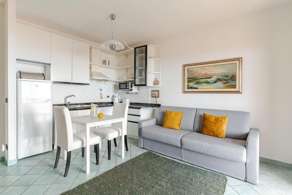 Thekeystudio, La Casa Del Mare Azzurro With Seaview ヴェンティミーリア エクステリア 写真