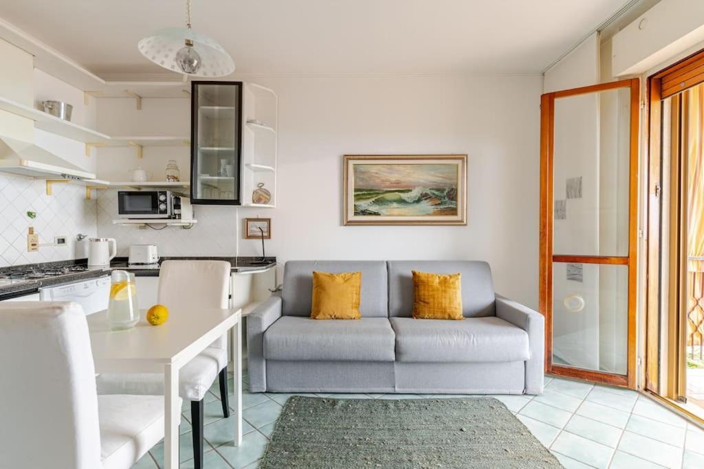 Thekeystudio, La Casa Del Mare Azzurro With Seaview ヴェンティミーリア エクステリア 写真
